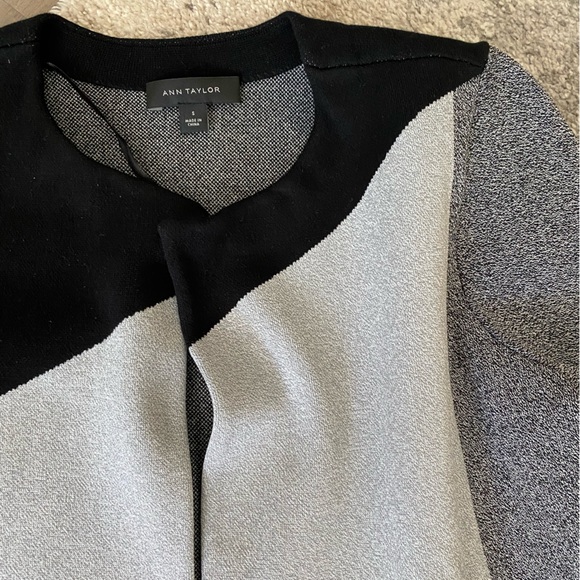 Ann Taylor long cardigan with black and grey abstract accents - Picture 2 of 3